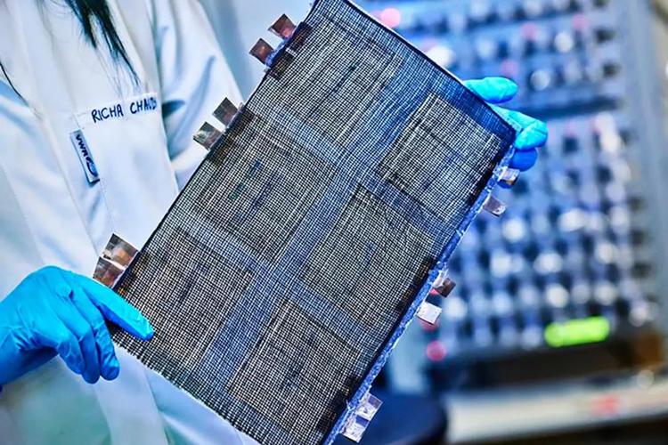 碳纤维结构电池 金浪电子助力电动汽车续航提升70%的技术革命